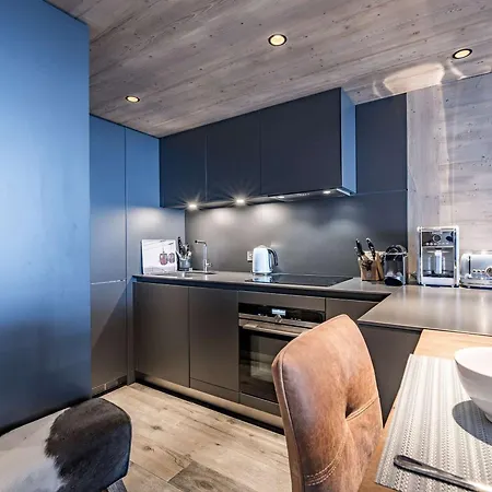 Apartment 76m², 6-7 Pers, Village, Pied Des Pistes, Centre, Balcon, Spa, Parking, Wi-fi. - Fr-1-631-202 Courchevel